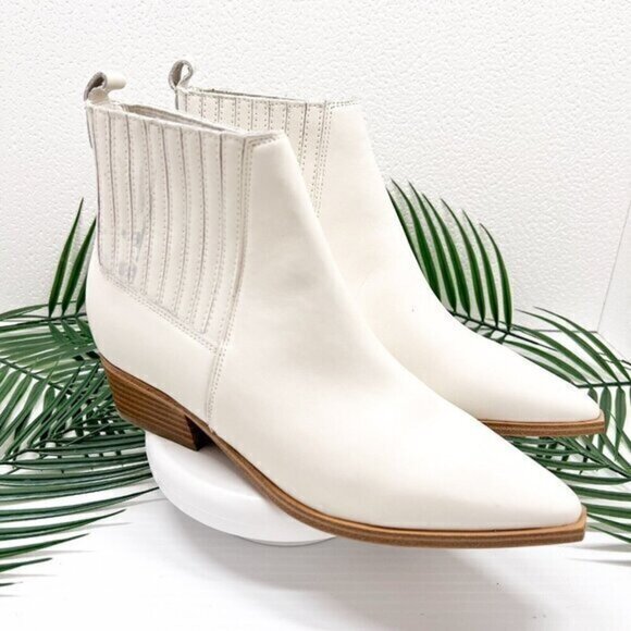Marc Fisher Yarita White Leather Pointed Toe Low Heel Ankle Boots Size 6M - Picture 1 of 12